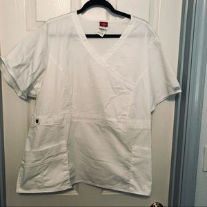 🍭 White Scrub Top